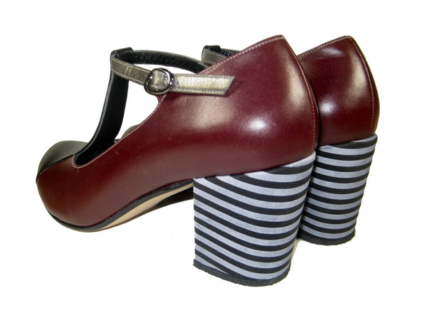 Mai - Burgundy Black